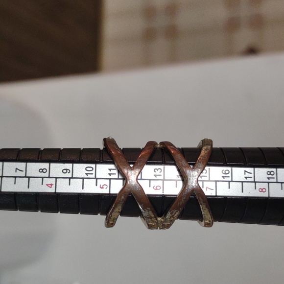 Gold tone infinity band with rhinestone chips - Picture 3 of 4